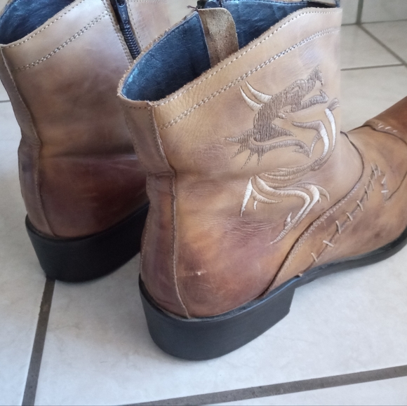 Used Aldo boot size 11 with zipper very good condition - Picture 6 of 9